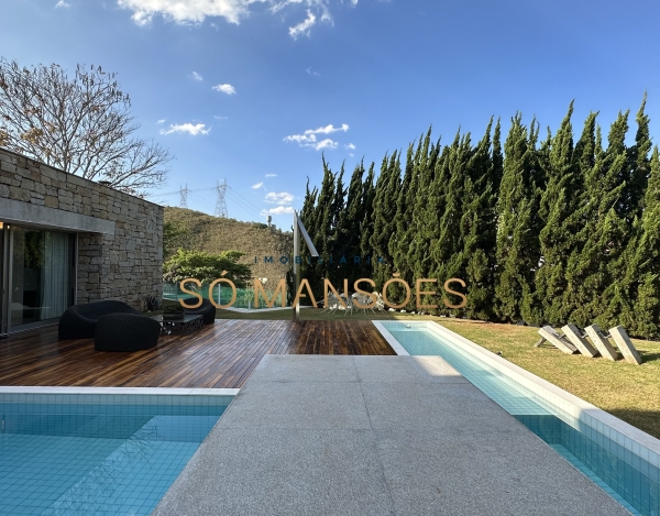 Casa de Luxo de 800 m² à Venda com 4 Suítes e Piscina Aquecida no Village Terrasse, Nova Lima - MG