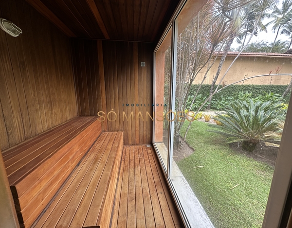 CASA  À VENDA EM CONDOMÍNIO PÉ NA AREIA EM ARRAIAL D’AJUDA.