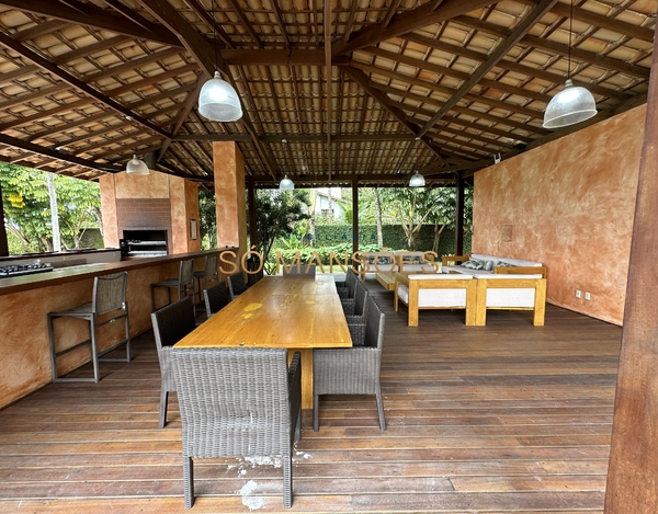 CASA  À VENDA EM CONDOMÍNIO PÉ NA AREIA EM ARRAIAL D’AJUDA.