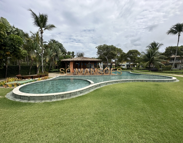 CASA EXUBERANTE À VENDA EM CONDOMÍNIO PÉ NA AREIA EM ARRAIAL D’AJUDA.