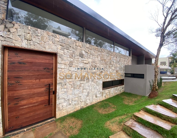 LINDA CASA A VENDA NO QUINTAS DO SOL UM DOS MELHORES E MAIS DESEJADOS CONDOMÍNIOS DE NOVA LIMA.