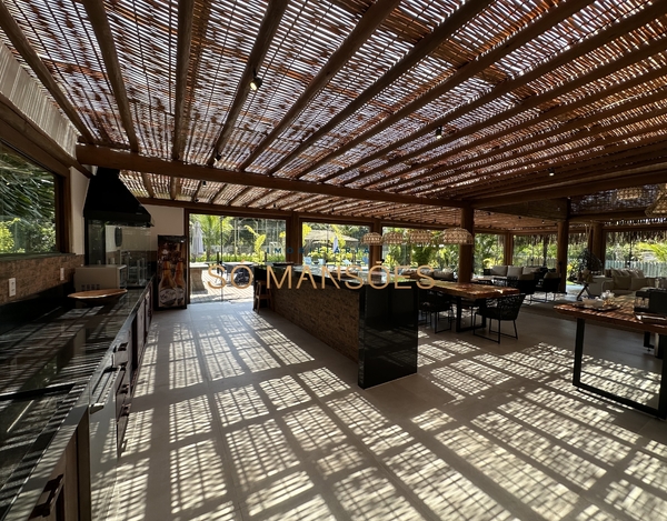 Linda casa de 459m² à venda no condomínio Altos de Trancoso - Trancoso/BA.