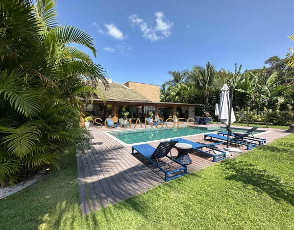 Casa de Luxo de 459 m² à Venda com 7 Suítes e 4 Vagas no Condomínio Altos de Trancoso - Bahia, Trancoso - BA