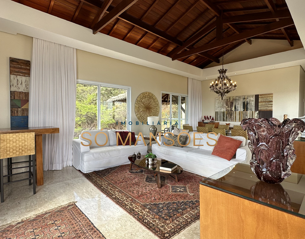Super exclusividade! Excelente casa com ótima localização e linda vista a venda no condomínio Quintas do Sol.