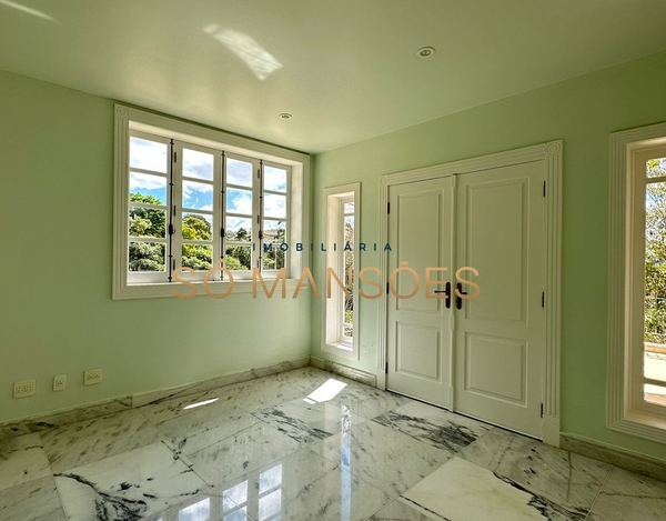CASA A VENDA NO CONDOMÍNIO VILA DEL REY / LOCALIZAÇÃO PRIVILEGIADA 