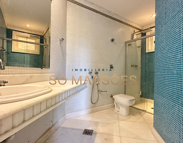 CASA A VENDA NO CONDOMÍNIO VILA DEL REY / LOCALIZAÇÃO PRIVILEGIADA 