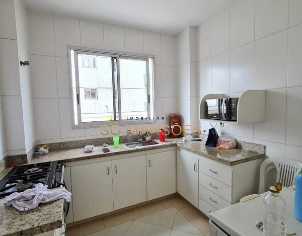 EXCELENTE APARTAMENTO COM 5 QUARTOS, 4 SUÍTES E 4 VAGAS NO ITAPOÃ.