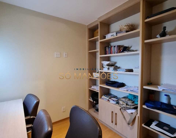 EXCELENTE APARTAMENTO COM 5 QUARTOS, 4 SUÍTES E 4 VAGAS NO ITAPOÃ.