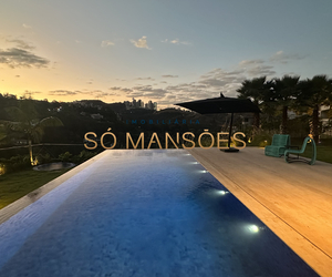 CASA COM LINDA VISTA A VENDA NO CONDOMÍNIO VALE DOS CRISTAIS.