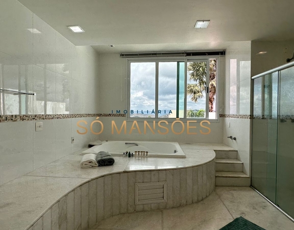 Casa Vila Castela 4 suítes, escritório com entrada independente e piscina aquecida, vista excepcional.