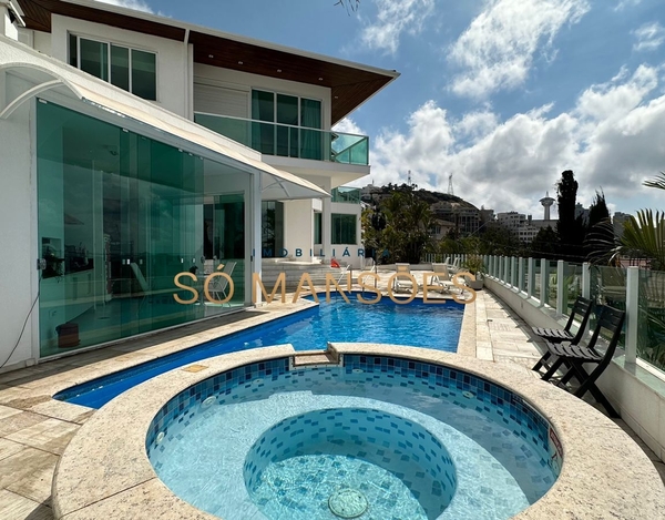 Casa Vila Castela 4 suítes, escritório com entrada independente e piscina aquecida, vista excepcional.
