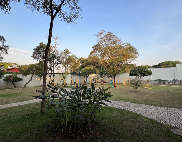 MAGNÍFICA CASA A VENDA NO CONDOMÍNIO LAGOA DO MIGUELÃO.