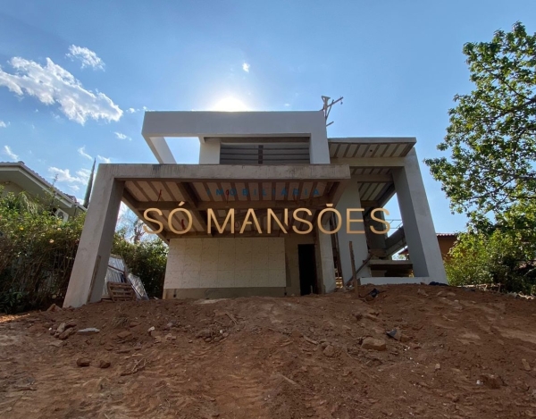 Casa de Alto Padrão de 386 m² à Venda com 3 Suítes e Espaço Gourmet no Veredas das Geraes, Nova Lima - MG