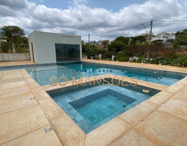 LINDA CASA COM 5 QUARTOS E VISTA À VENDA EM LAGOA SANTA.