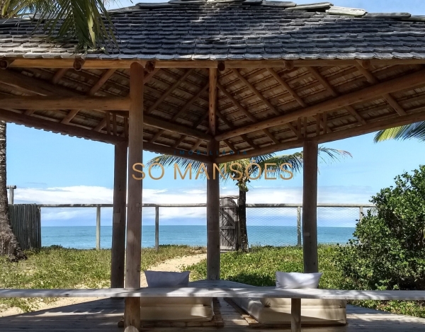 Casa em Terreno Privilegiado de 200 m² à Venda com 3 Suítes e Pé na Areia no Trancoso, Trancoso - BA