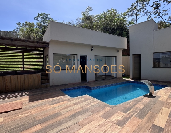 Casa de Alto Padrão de 302 m² à Venda com 2 Suítes e Vista Panorâmica no Mirante da Mata, Nova Lima - MG