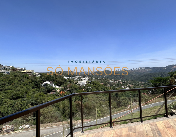 CASA DE LUXO COM VISTA ESPETACULAR À VENDA NO CONDOMÍNIO MIRANTE DA MATA