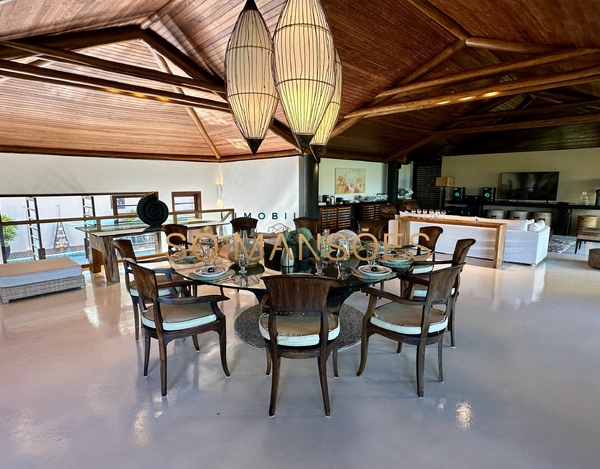 Linda casa de 637m² à venda no condomínio Terravista Golf - Trancoso/BA.
