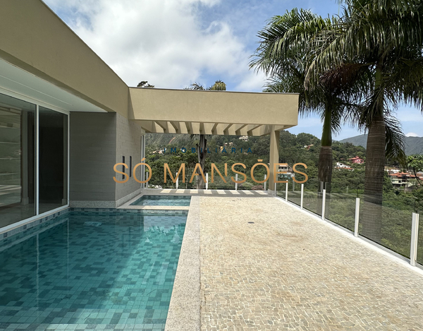 EXCELENTE CASA LINEAR A VENDA NO CONDOMÍNIO VILA ALPINA.
