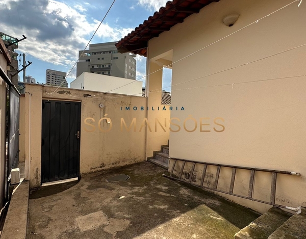 CASA COM 04 QUARTOS NO BAIRRO SANTA LÚCIA – BELO HORIZONTE  