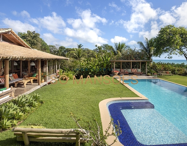 Casa com vista espetacular à venda no condomínio Pedro Grande - Trancoso/BA.