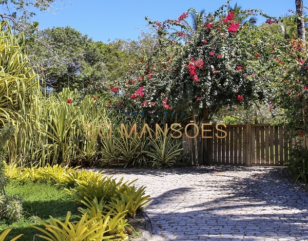 Casa com vista espetacular à venda no condomínio Pedro Grande - Trancoso/BA.