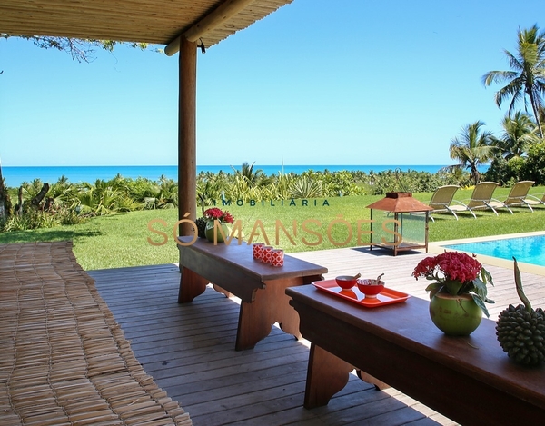 Casa com vista espetacular à venda no condomínio Pedro Grande - Trancoso/BA.