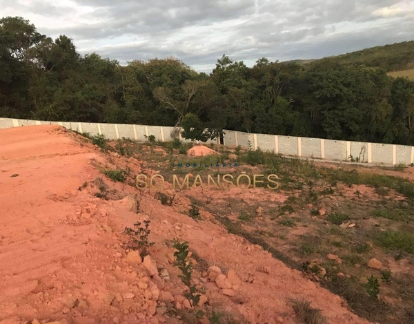 TERRENO A VENDA EM ITAÚNA MG COM PROJETO APROVADO.