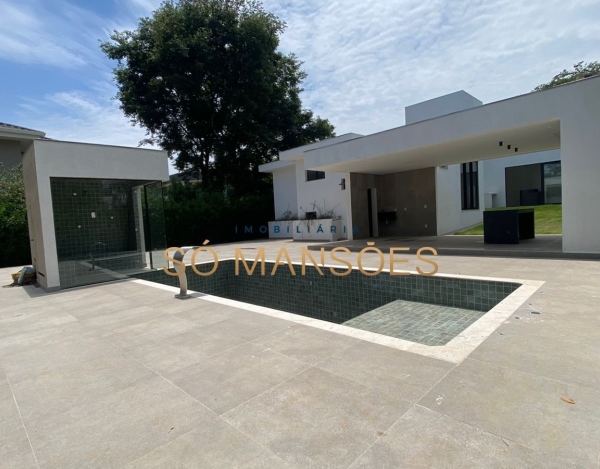 Casa Espaçosa de 286 m² à Venda com 4 Suítes e Piscina Aquecida, Lagoa Santa - MG