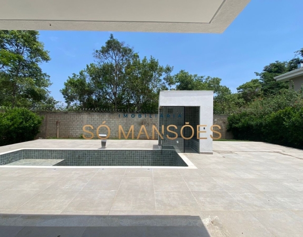 Casa Espaçosa de 286 m² à Venda com 4 Suítes e Piscina Aquecida, Lagoa Santa - MG