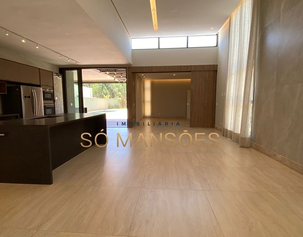 CASA LINEAR DE 4 SUÍTES À VENDA NO ALPHAVILLE - UM LUXO AO SEU ALCANCE