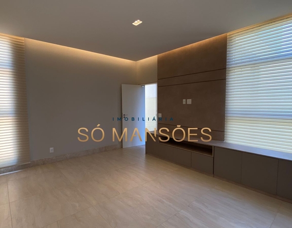 CASA LINEAR DE 4 SUÍTES À VENDA NO ALPHAVILLE - UM LUXO AO SEU ALCANCE