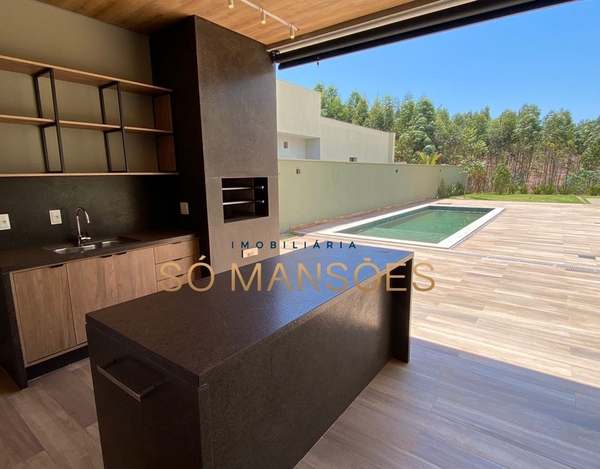 CASA LINEAR DE 4 SUÍTES À VENDA NO ALPHAVILLE - UM LUXO AO SEU ALCANCE