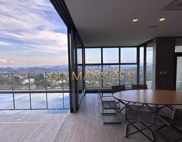 CASA COM VISTA MAGNÍFICA A VENDA NO CONDOMÍNIO RIVIERA