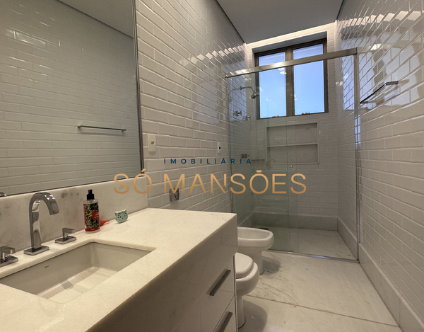CASA COM VISTA MAGNÍFICA A VENDA NO CONDOMÍNIO RIVIERA