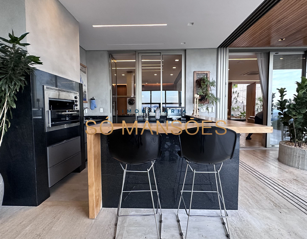 CASA COM VISTA MAGNÍFICA A VENDA NO CONDOMÍNIO RIVIERA