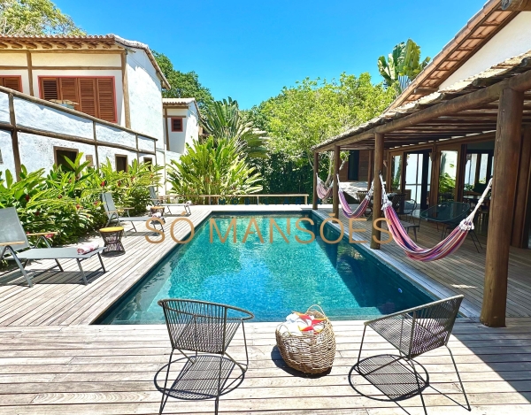 Casa de Alto Padrão de 560 m² à Venda com 3 Suítes no Condomínio Outeiro das Brisas - Bahia, Trancoso - BA