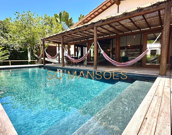 Bela casa à venda no Outeiro das Brisas - Trancoso/BA. 