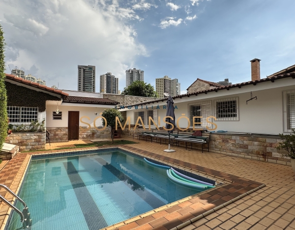 Casa Espaçosa de 420 m² à Venda com 4 Suítes e Espaço Gourmet no Belvedere, Belo Horizonte - MG