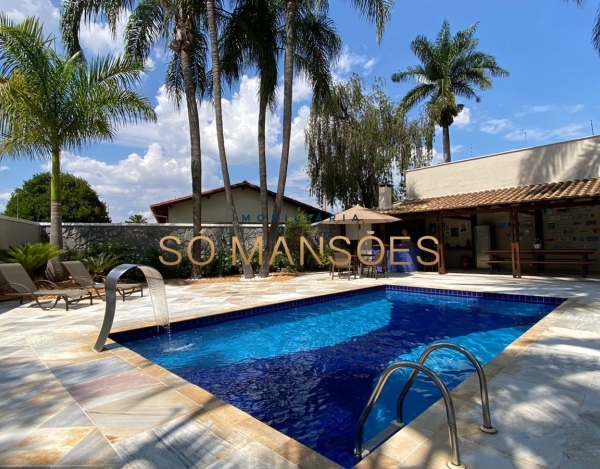 Casa de Luxo de 606 m² à Venda com 4 Suítes e Lazer Completo no Condomínio Pampulha, Belo Horizonte - MG