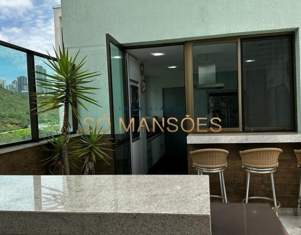 Cobertura Duplex de 242 m² à Venda com 1 Suíte e Vista Panorâmica no Vale dos Cristais, Nova Lima - MG