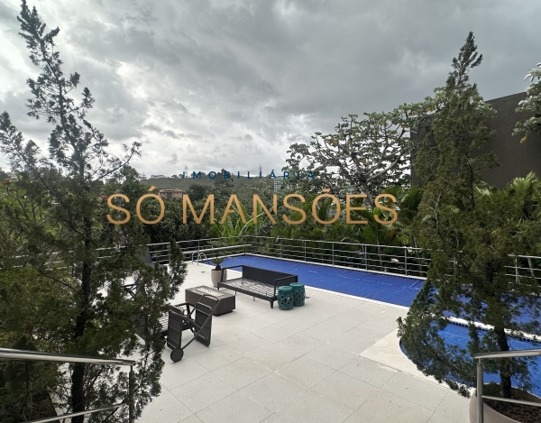 Casa de Luxo de 456 m² à Venda com 1 Suíte e Espaço Gourmet no Vale dos Cristais, Nova Lima - MG