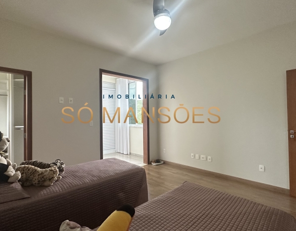 Casa de Luxo de 456 m² à Venda com 1 Suíte e Espaço Gourmet no Vale dos Cristais, Nova Lima - MG