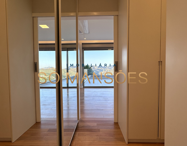 SUPER EXCLUSIVIDADE SÓ MANSÕES. CASA COM VISTA MAGNÍFICA A VENDA NO VALE DOS CRISTAIS.
