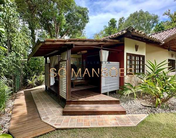 Casa aconchegante com ótimo terreno de 1500m² à venda no bairro Colina - Trancoso/BA.