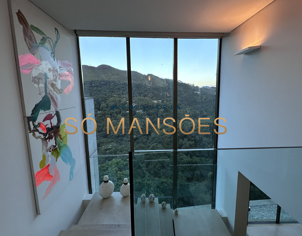 Super exclusividade Só Mansões!  Cobertura top house com linda vista a venda no Vale dos Cristais.