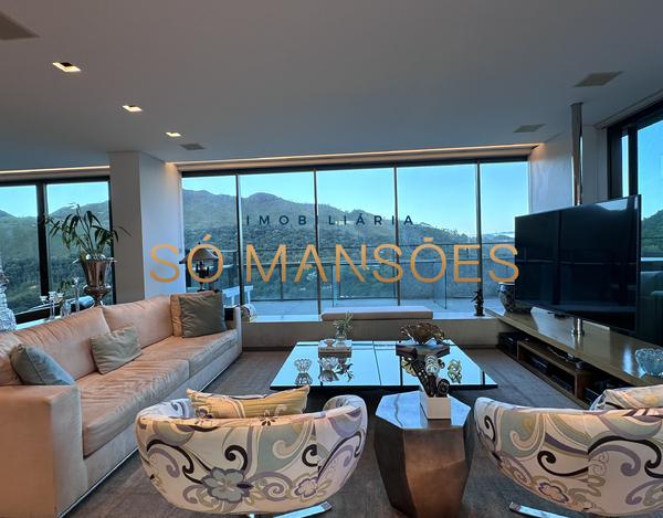 Super exclusividade Só Mansões!  Cobertura top house com linda vista a venda no Vale dos Cristais.