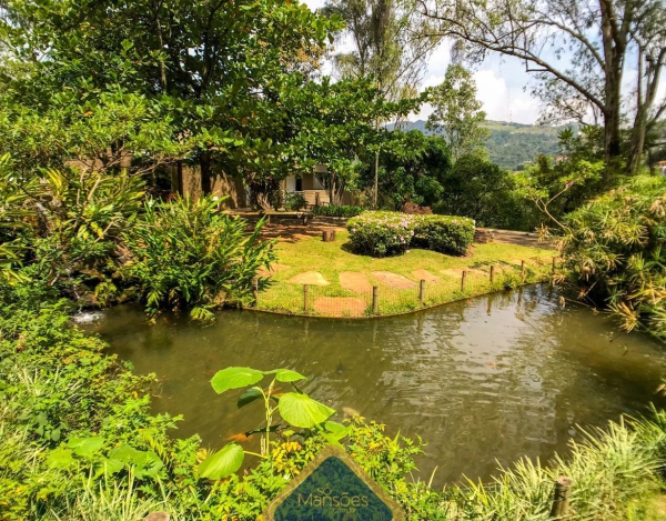 Terreno dos Sonhos: Lote de 1000m² com Vista para as Montanhas no Condomínio Vila Alpina.