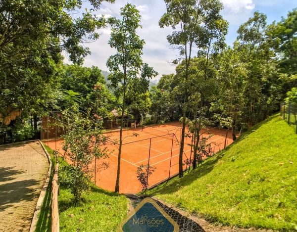 Terreno dos Sonhos: Lote de 1000m² com Vista para as Montanhas no Condomínio Vila Alpina.