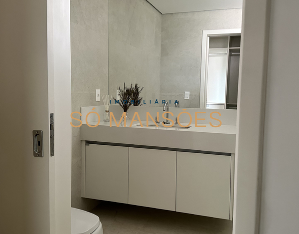 ESPLENDOROSA RESIDÊNCIA NO ALPHAVILLE À VENDA - VISTA PRIVILEGIADA PARA A LAGOA